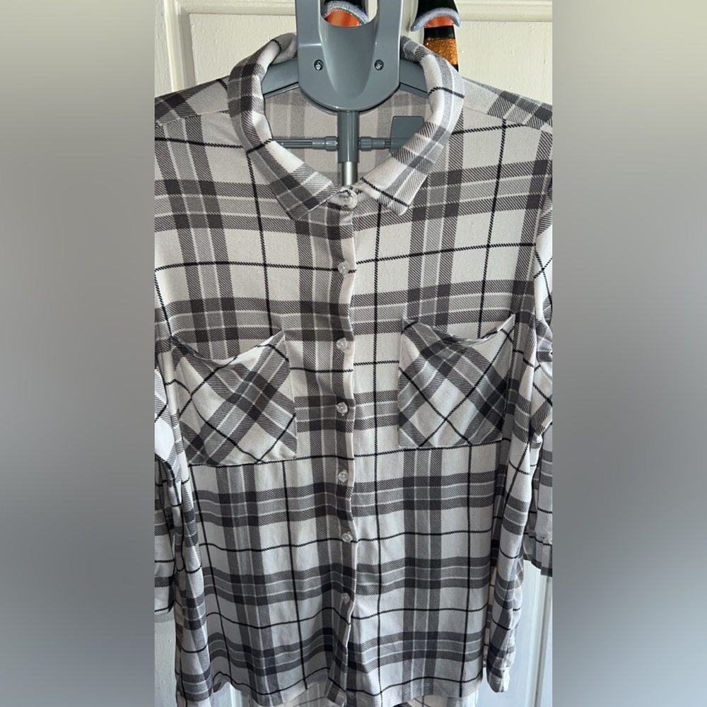 Women’s Plaid Shirt - Picture 2 of 8